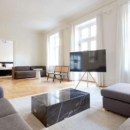 Moderen And Sleek 3Br With Bath By The Lakes And Metro Copenhaga Exterior foto