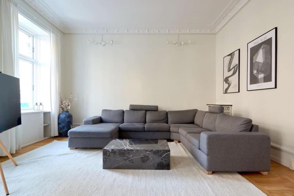 Moderen And Sleek 3Br With Bath By The Lakes And Metro Copenhaga Exterior foto
