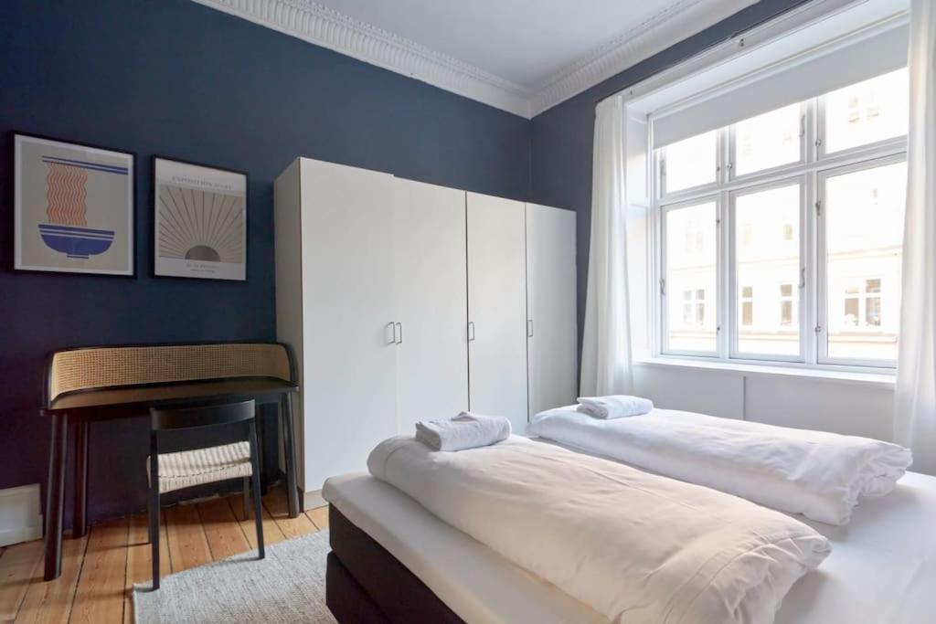 Moderen And Sleek 3Br With Bath By The Lakes And Metro Copenhaga Exterior foto