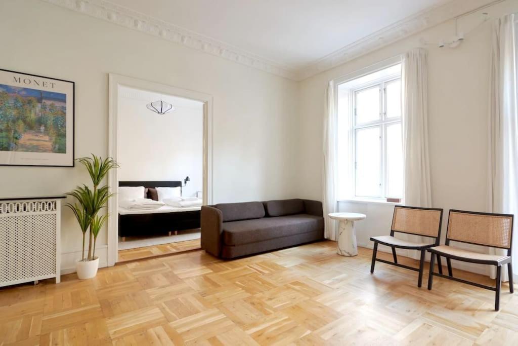 Moderen And Sleek 3Br With Bath By The Lakes And Metro Copenhaga Exterior foto