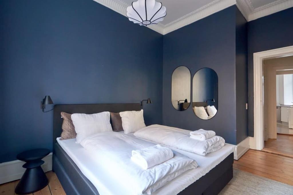 Moderen And Sleek 3Br With Bath By The Lakes And Metro Copenhaga Exterior foto