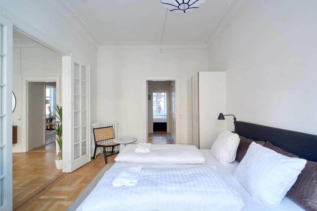 Moderen And Sleek 3Br With Bath By The Lakes And Metro Copenhaga Exterior foto