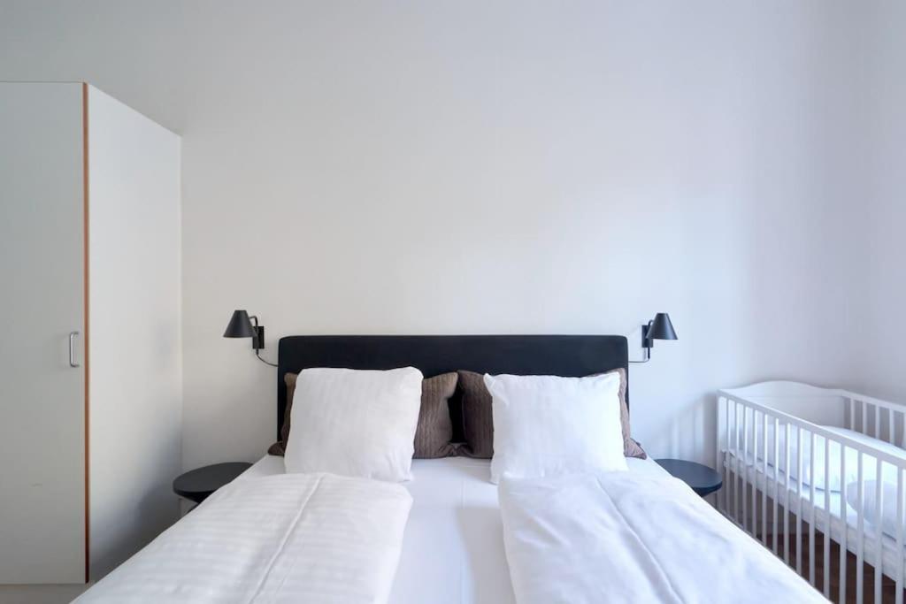 Moderen And Sleek 3Br With Bath By The Lakes And Metro Copenhaga Exterior foto